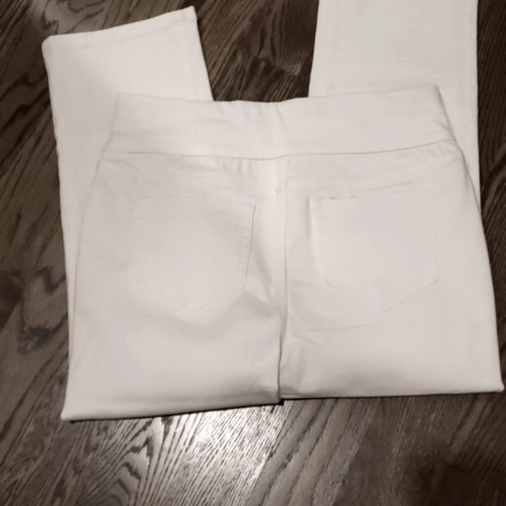 Denim & Co Smooth Waist Crop Pants - Picture 3 of 6